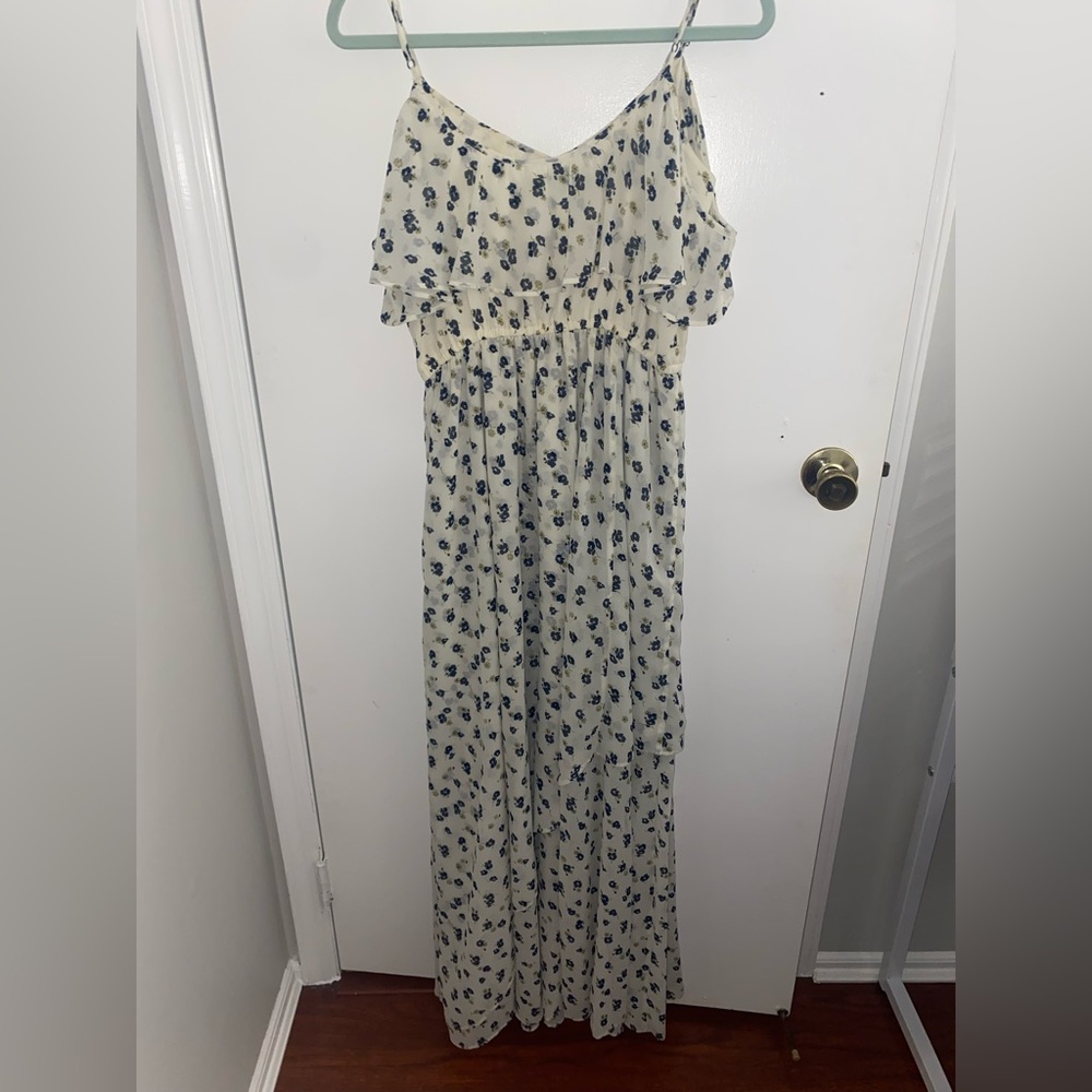 Abercrombie and fitch tan and blue floral maxi dress size large. Wore once.